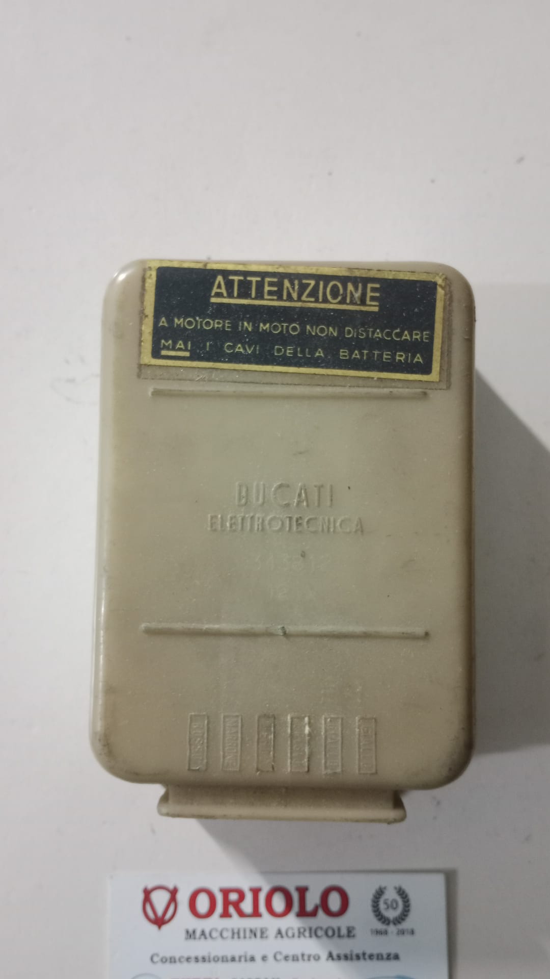 REGOLATORE DI TENSIONE STABILIZZATORE 12 v